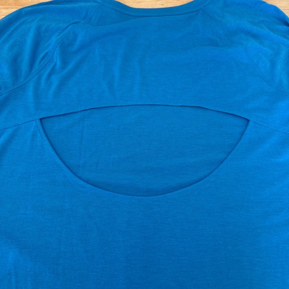 Under Armour Heatgear Womens Long Sleeve Top Blue Open Back Loose Fit XL - Picture 8 of 10